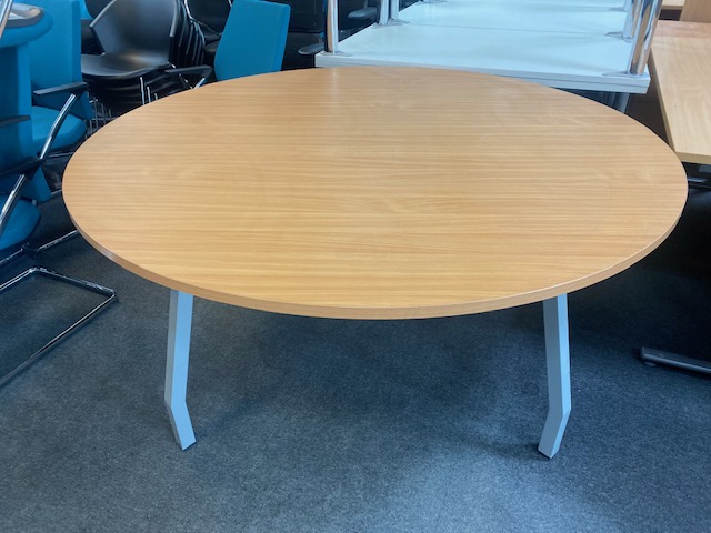 1600mm Diameter Round Table