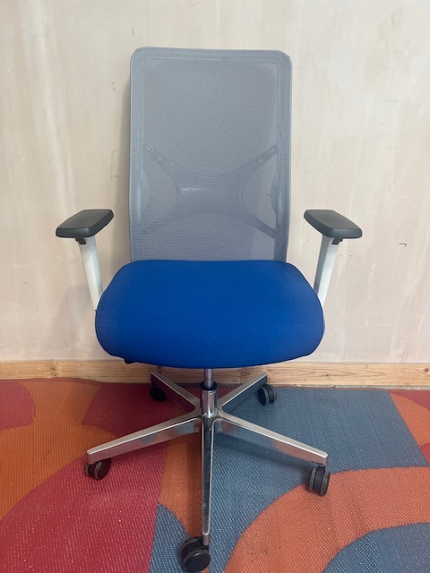 Narbutas blue mesh back operator chair