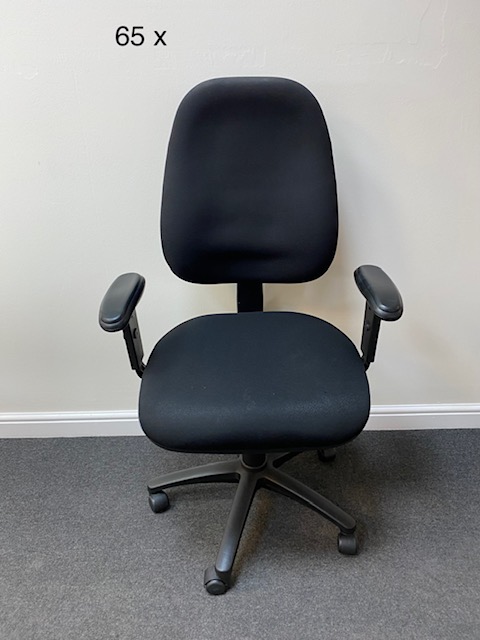 Black operator chair with arms